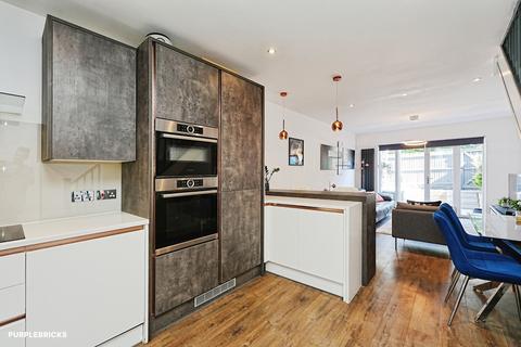 2 bedroom terraced house for sale, Elstree Hill, Bromley, BR1