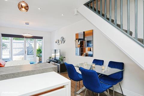 2 bedroom terraced house for sale, Elstree Hill, Bromley, BR1