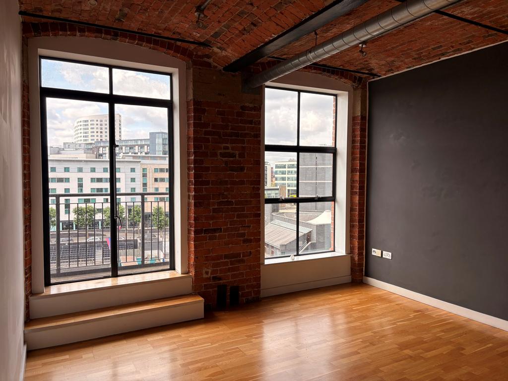 Apartment in Leeds, West Yorkshire - View 2