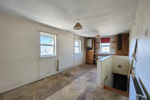 2 bedroom flat for sale, Top Flat, Mynydd-y-Mor, Smyth Street, Fishguard, SA65 9LG