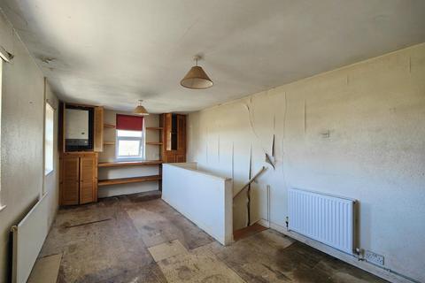 2 bedroom flat for sale, Top Flat, Mynydd-y-Mor, Smyth Street, Fishguard, SA65 9LG