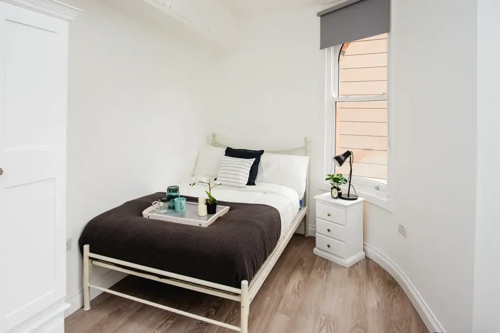 House in Nottingham - View 2