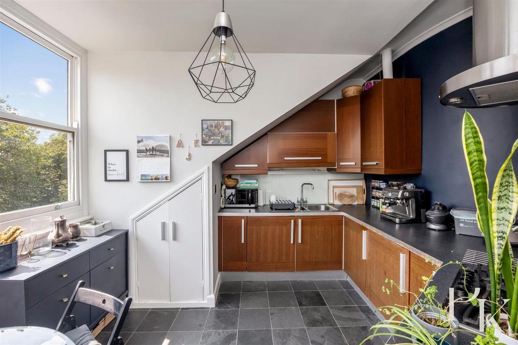 Apartment in Hove - View 4