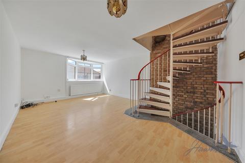 4 bedroom townhouse for sale, The Green | London | E15 | 0.4 miles to Maryland station