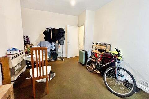 2 bedroom flat for sale, Albert Avenue, Wallsend, Newcastle upon Tyne, NE28