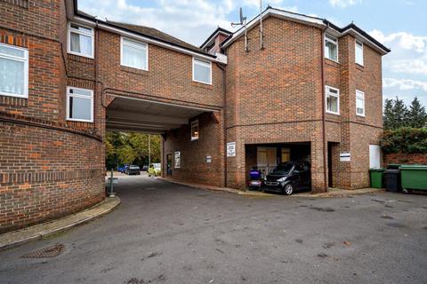 1 bedroom retirement property for sale, Market Square, Alton, GU34