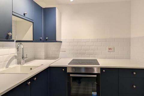 1 bedroom retirement property for sale, Market Square, Alton, GU34