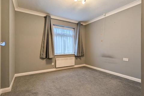 1 bedroom retirement property for sale, Market Square, Alton, GU34