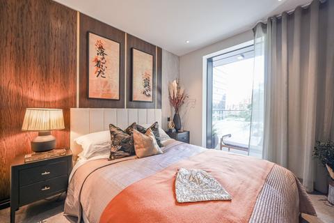 undefined, London Dock, Wapping E1W