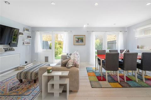 Lairdale Close, London, SE21