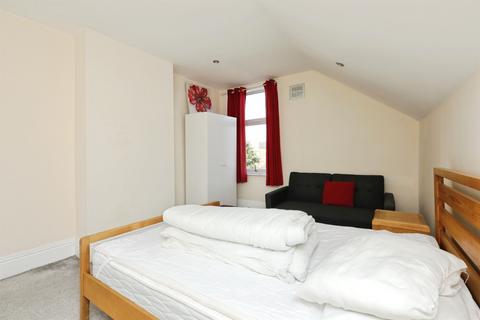 3 bedroom semi-detached house for sale, Victoria Road, Retford