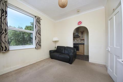 2 bedroom maisonette to rent, St. Margarets Road, TW7
