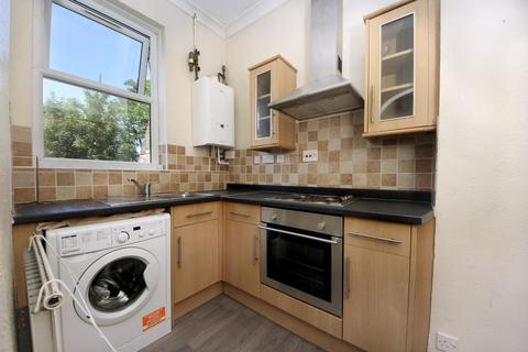 2 bedroom maisonette to rent, St. Margarets Road, TW7