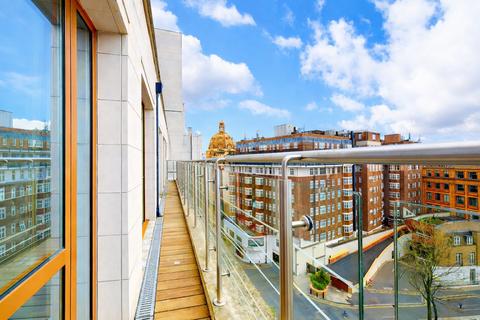 3 bedroom apartment for sale, Lancelot Place, SW7