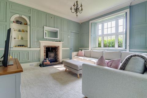 5 bedroom detached house to rent, Common Road, Kensworth, Dunstable, LU6