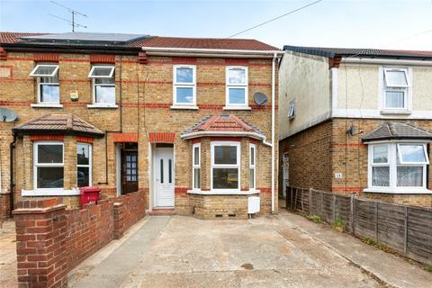 3 bedroom terraced house to rent, Montague Road, Slough, Berkshire, SL1