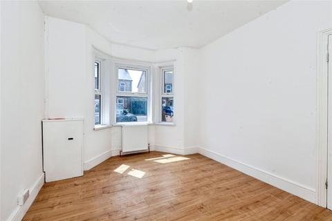 3 bedroom terraced house to rent, Montague Road, Slough, Berkshire, SL1