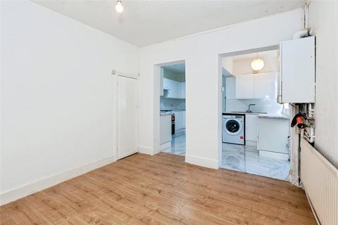 3 bedroom terraced house to rent, Montague Road, Slough, Berkshire, SL1