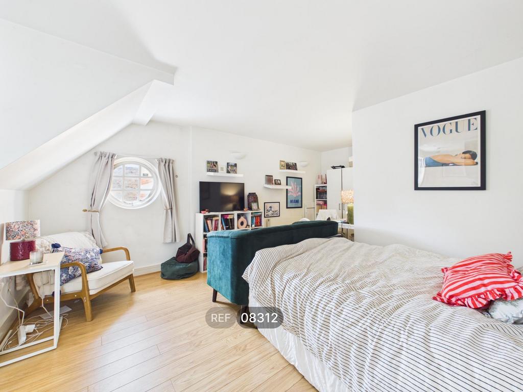 Apartment in London - View 2
