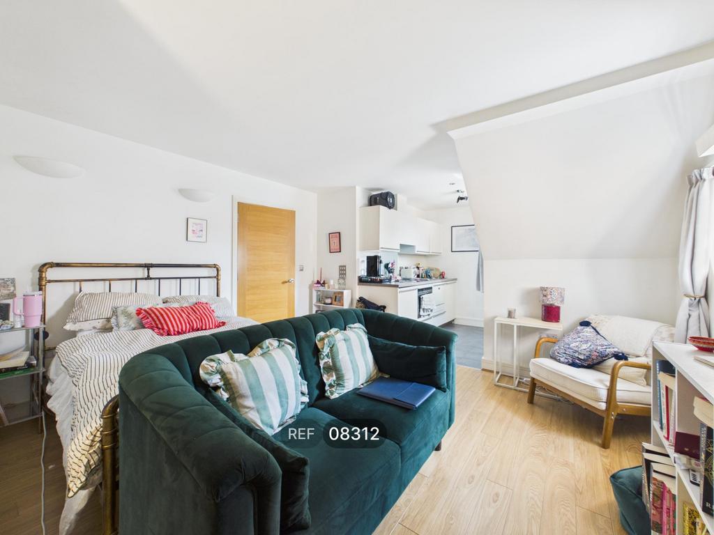 Apartment in London - View 3