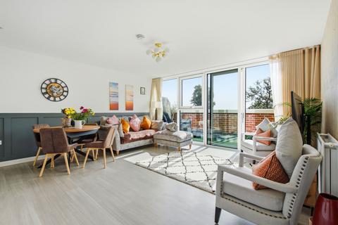 2 bedroom penthouse for sale, Mackenzie Court, Sunningdale