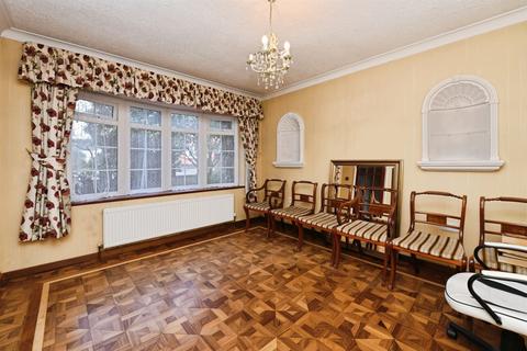 4 bedroom detached house for sale, High Road, Rayleigh