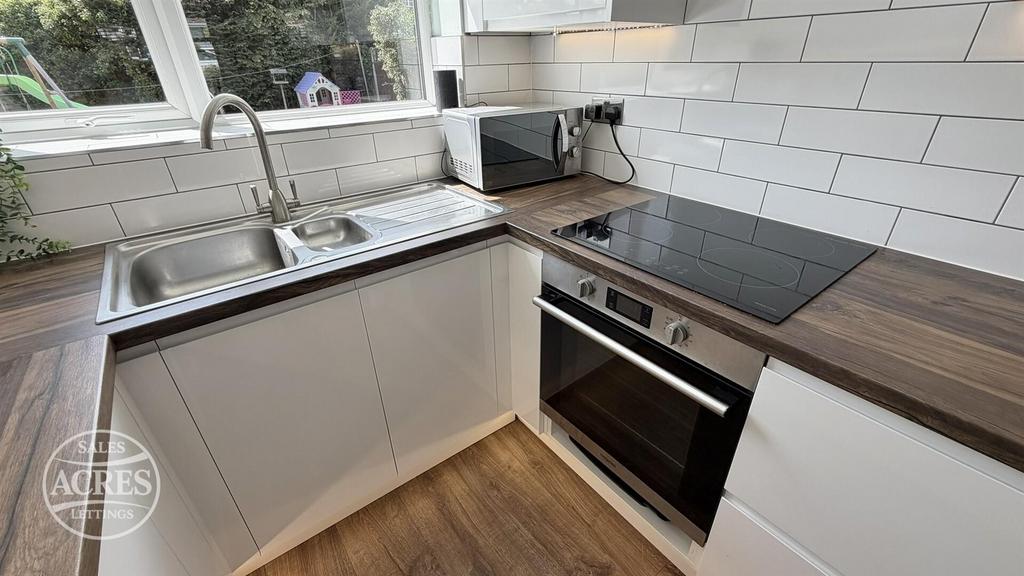 House in Sandwell, Hamstead - More