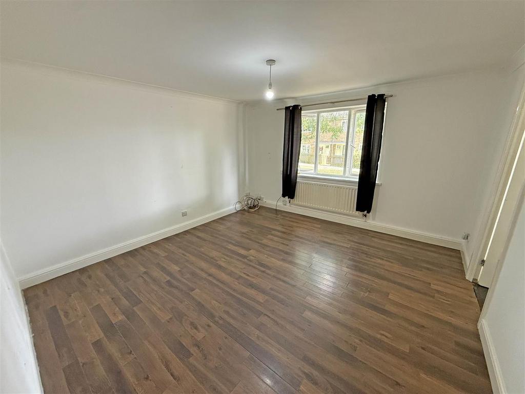 Apartment in North Tyneside, North East - View 2