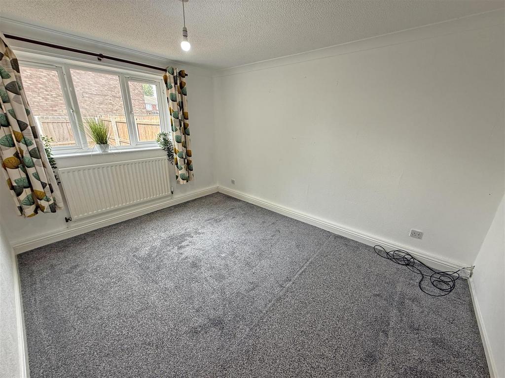 Apartment in North Tyneside, North East - View 4