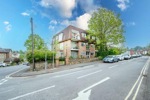 2 bedroom flat for sale, Harvey Road, Guildford, GU1