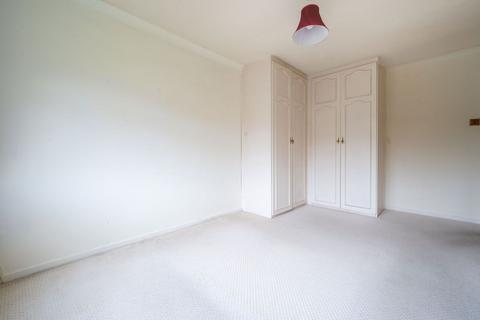 2 bedroom flat for sale, Harvey Road, Guildford, GU1