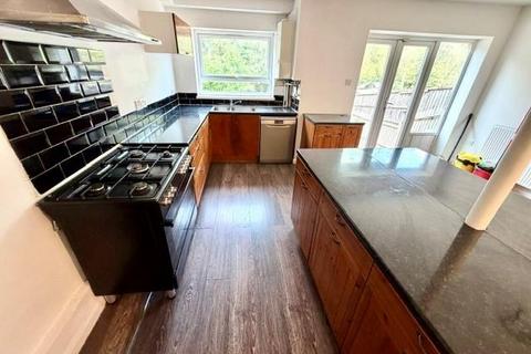 undefined, Farm Road, Edgware, HA8