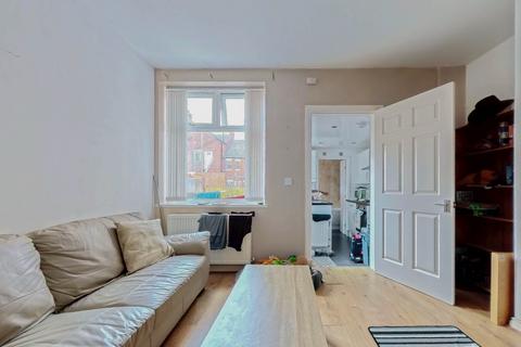2 bedroom flat for sale, Axwell Terrace, Swalwell NE16