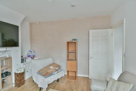 2 bedroom flat for sale, Axwell Terrace, Swalwell NE16
