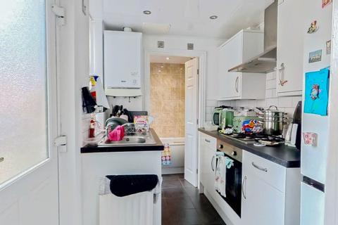 2 bedroom flat for sale, Axwell Terrace, Swalwell NE16