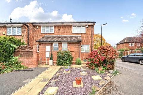 2 bedroom end of terrace house for sale, St. Michaels Court, Slough, Berkshire