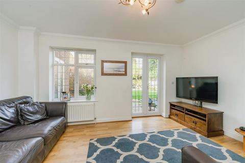 undefined, Hadlow Road, Tonbridge