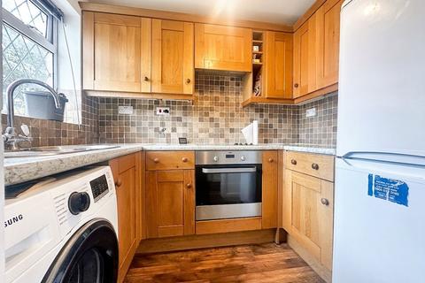 2 bedroom terraced house to rent, Newcombe Rise, Yiewsley, UB7