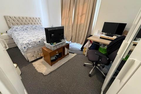 1 bedroom flat to rent, The Halve, Trowbridge, Wiltshire