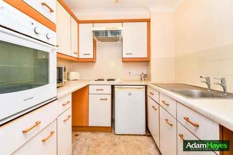 1 bedroom retirement property for sale, Farnham Close, London N20