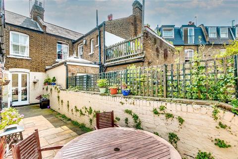 2 bedroom maisonette to rent, Gambetta Street, London SW8