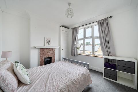 undefined, High Street, Teddington, TW11