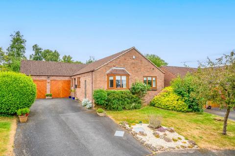 3 bedroom bungalow for sale, Orchard End, Cleobury Mortimer, DY14
