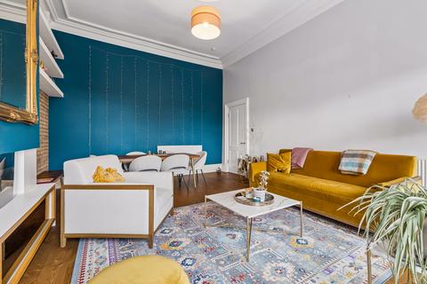 3 bedroom apartment to rent, Kersland Street, Hillhead, Glasgow