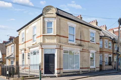 2 bedroom apartment to rent, St John’s Road, Watford WD17