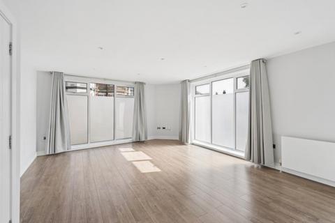 2 bedroom apartment to rent, St John’s Road, Watford WD17