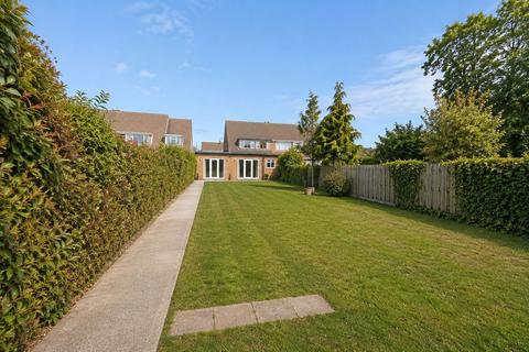 Thames Road, Langley SL3