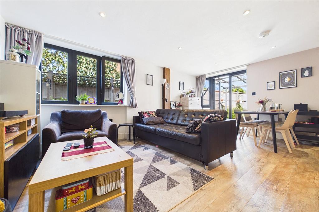 House in Reading, Beansheaf, Holybrook - View 2