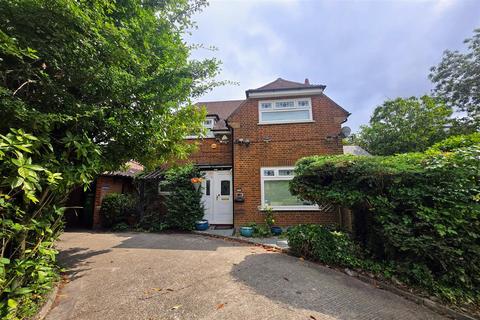 Belmont Close, Cockfosters, EN4