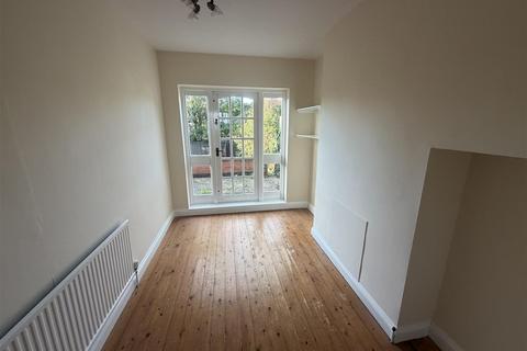 3 bedroom house to rent, Bryngarth Crescent, Leicester